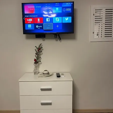 Center Of Apartment Warna