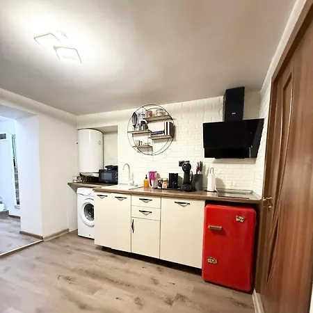 Center Of Apartment Warna